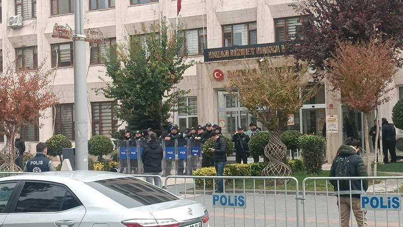 Batman Belediyesi'nde usulsüz işe alındığı belirtilen 112 kişinin sözleşmesi feshedildi